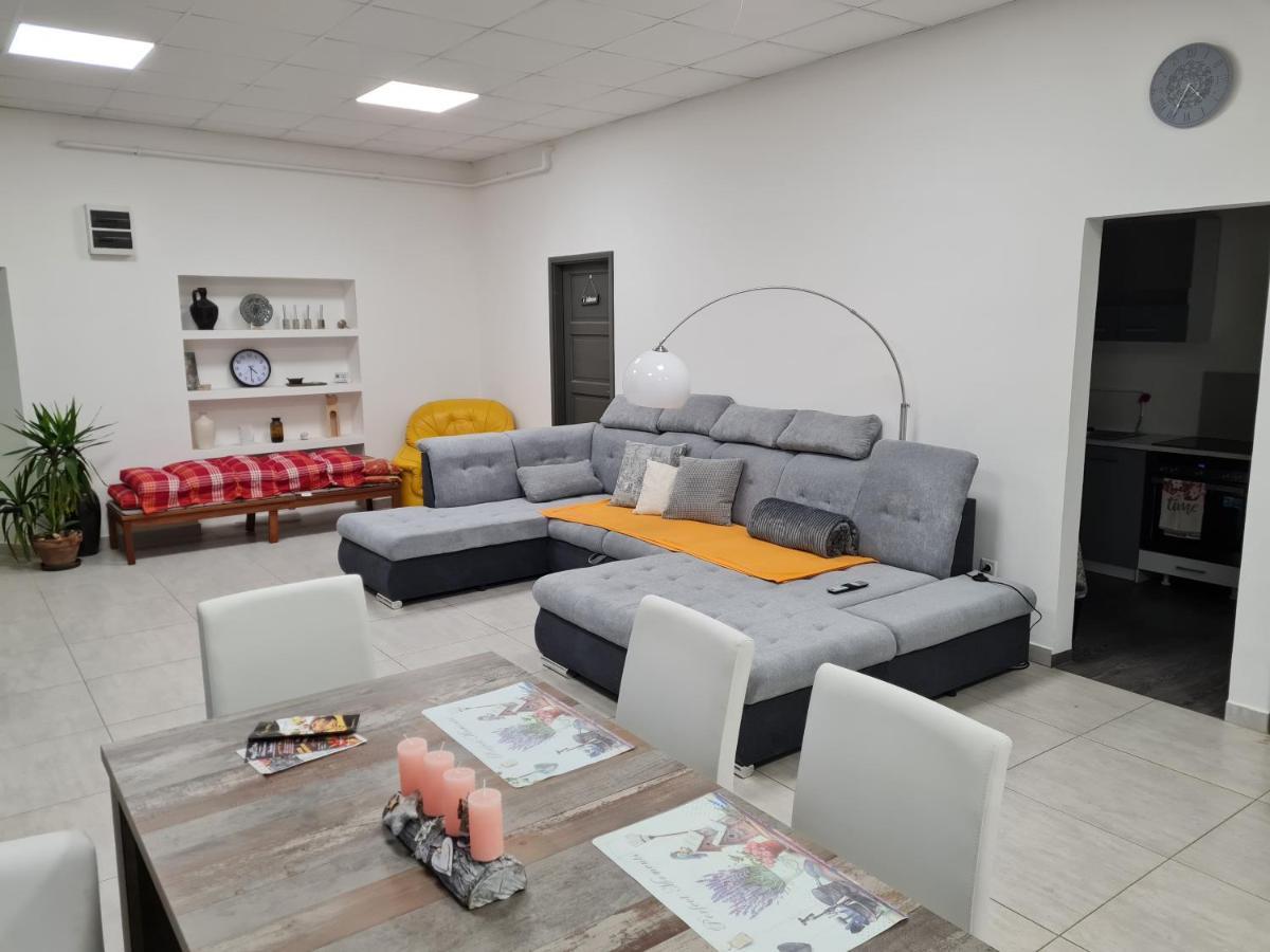 Silver Dream Apartmanhaz Debrecen Exteriör bild