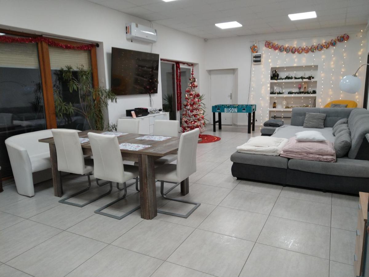 Silver Dream Apartmanhaz Debrecen Exteriör bild