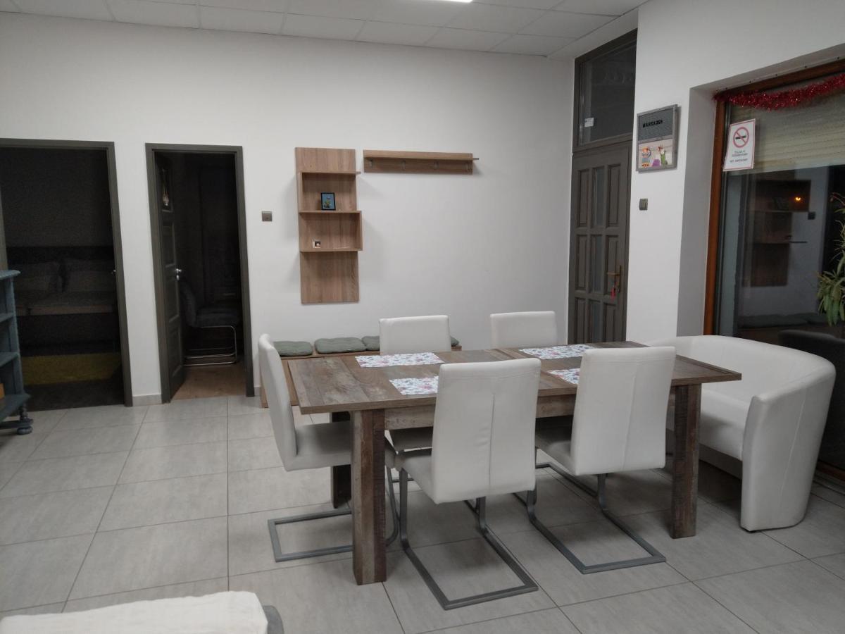 Silver Dream Apartmanhaz Debrecen Exteriör bild